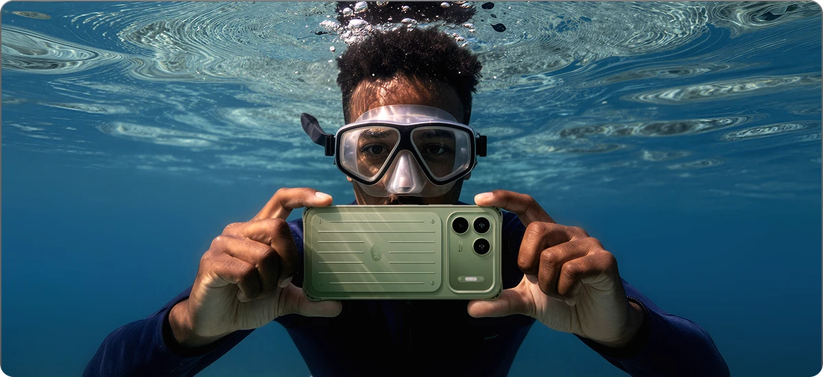 Underwater mode with volume shutter for easy capture.